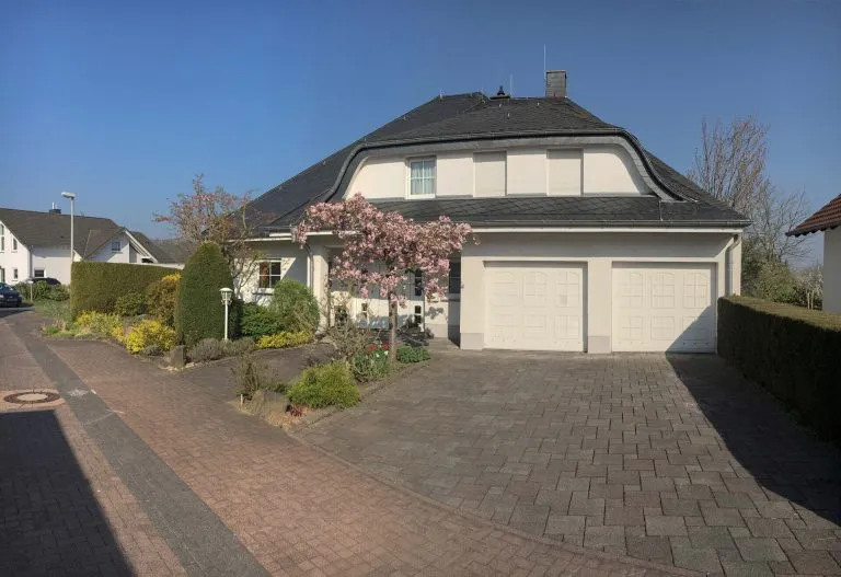 Immobilienangebot - Montabaur - Alle - Repräsentatives Haus mit tollem Garten & Doppelgarage in gefragter Lage von Montabaur zu vermieten!