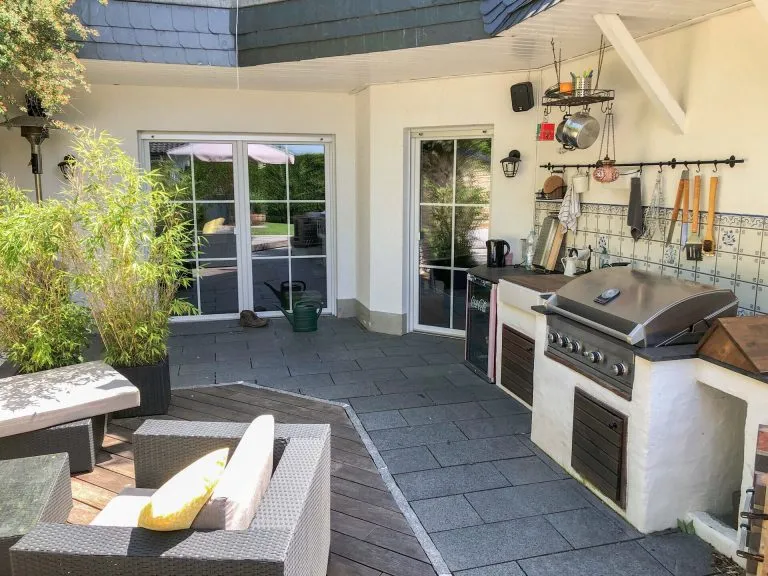 Immobilienangebot - Montabaur - Alle - Repräsentatives Haus mit tollem Garten & Doppelgarage in gefragter Lage von Montabaur zu vermieten!
