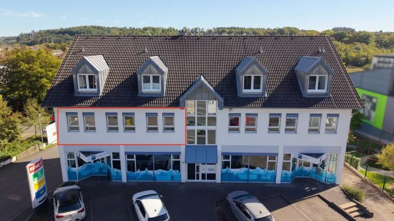 Immobilienangebot - Altenkirchen - Alle - Vielseitig nutzbare Gewerbeeinheit (ehem. Kieferorthopädie) – ca. 115 m² in sichtbarer Lage!