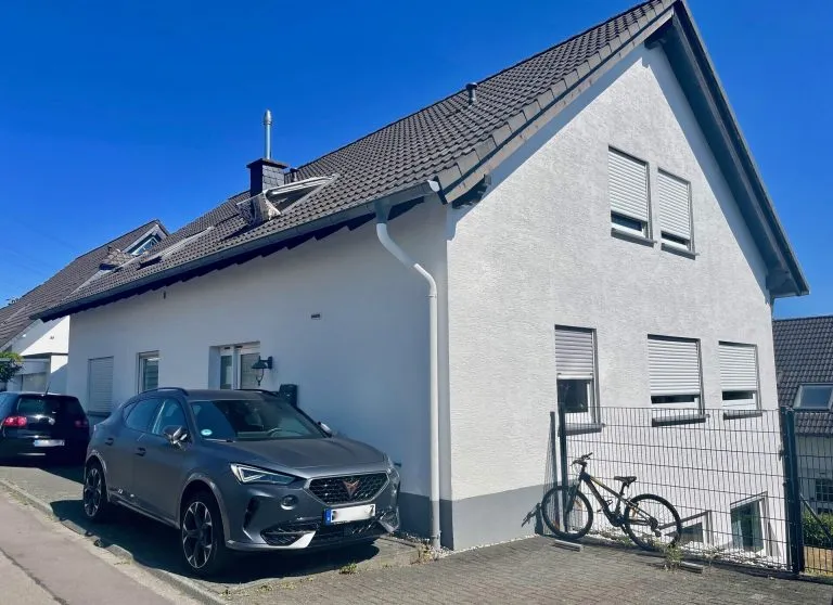Immobilienangebot - Wiehl - Alle - Wohnen oder investieren: Großzügig geschnittene Eigentumswohnung mit Balkon und Stellplätzen!