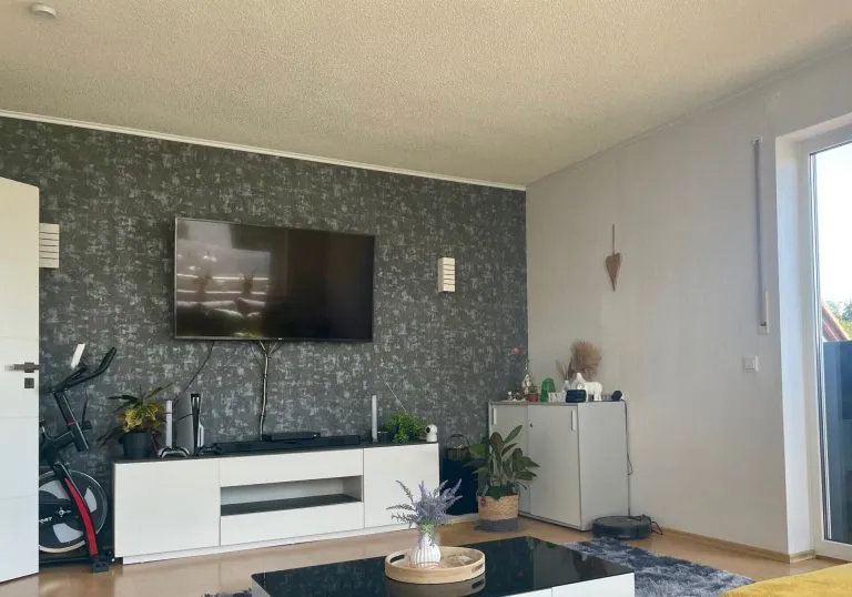 Immobilienangebot - Wiehl - Alle - Wohnen oder investieren: Großzügig geschnittene Eigentumswohnung mit Balkon und Stellplätzen!