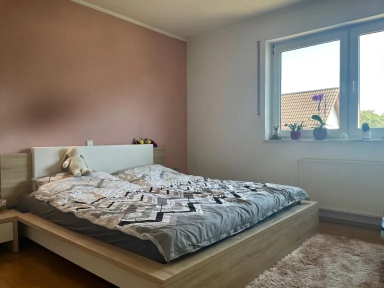Immobilienangebot - Wiehl - Alle - Wohnen oder investieren: Großzügig geschnittene Eigentumswohnung mit Balkon und Stellplätzen!
