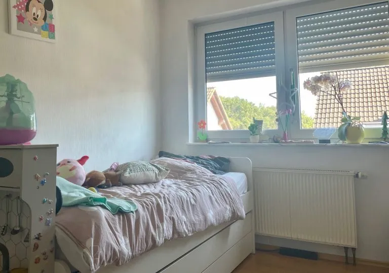 Immobilienangebot - Wiehl - Alle - Wohnen oder investieren: Großzügig geschnittene Eigentumswohnung mit Balkon und Stellplätzen!