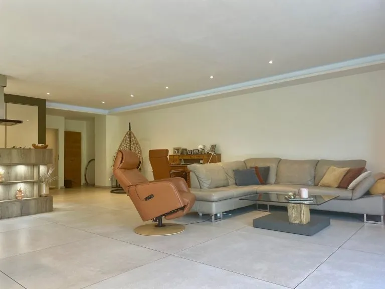 Immobilienangebot - Gummersbach - Alle - Haus im Haus - Luxuriöse, anspruchsvoll ausgestattete Erdgeschosswohnung mit zwei Wohnbereichen!
