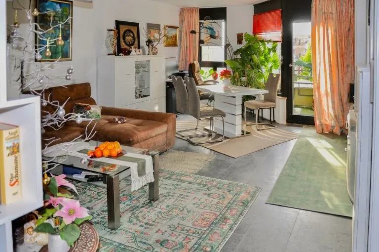 Immobilienangebot - Bergisch Gladbach ST - Alle - Solide Einnahmen seit 40 Jahren: vermietete ETW mit Balkon, Aufzug & TG-Stellplatz!