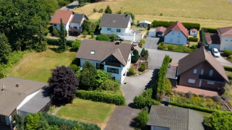 Immobilienangebot - Luckenbach - Alle - Großzügiges Wohnen mit vielseitigen Möglichkeiten – Einfamilienhaus mit voll erschlossenem Bauplatz!