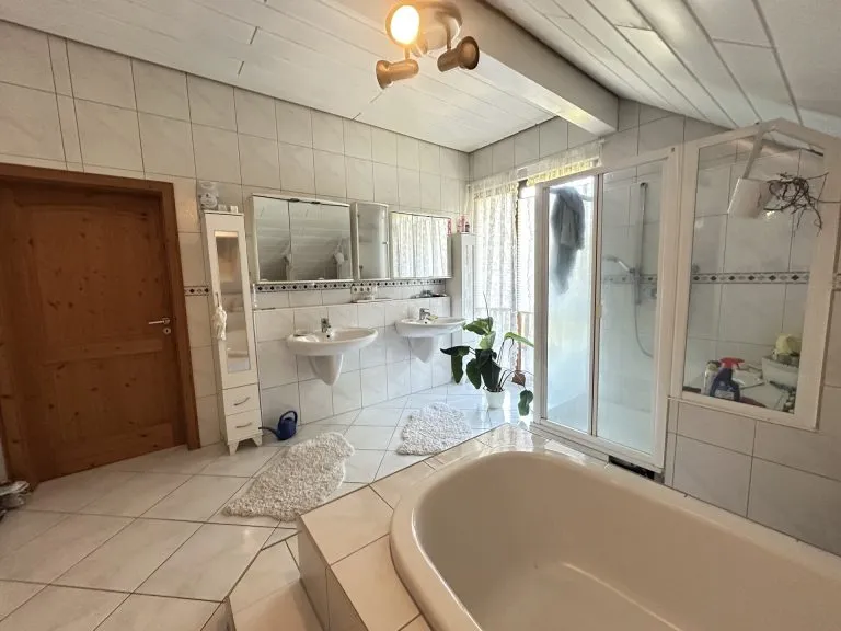 Immobilienangebot - Luckenbach - Alle - Großzügiges Wohnen mit vielseitigen Möglichkeiten – Einfamilienhaus mit voll erschlossenem Bauplatz!