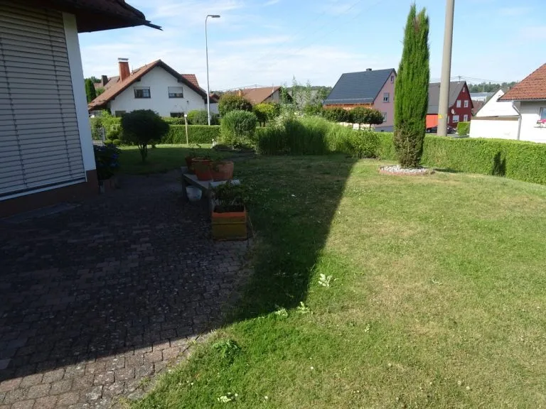 Immobilienangebot - Langenhahn - Alle - Hochwertiges, freistehendes EFH mit Garten und Doppelgarage sucht Mieter!