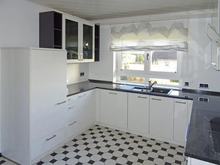 Immobilienangebot - Langenhahn - Alle - Hochwertiges, freistehendes EFH mit Garten und Doppelgarage sucht Mieter!