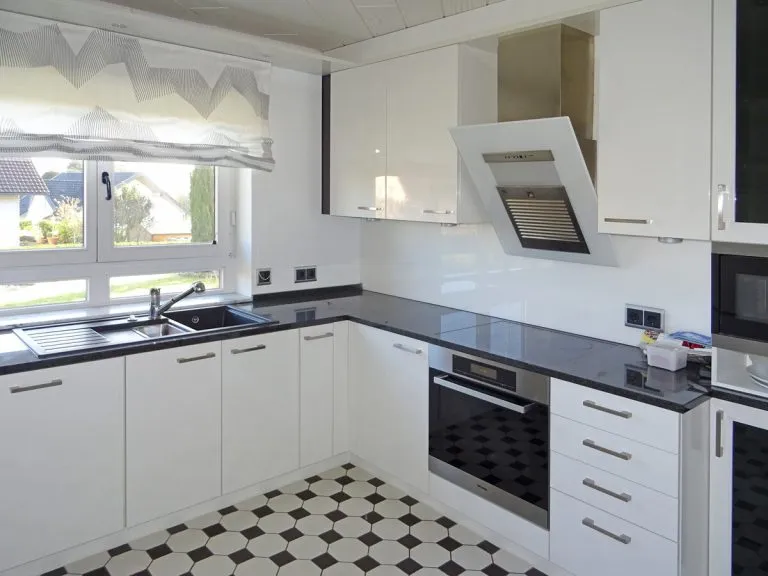 Immobilienangebot - Langenhahn - Alle - Hochwertiges, freistehendes EFH mit Garten und Doppelgarage sucht Mieter!