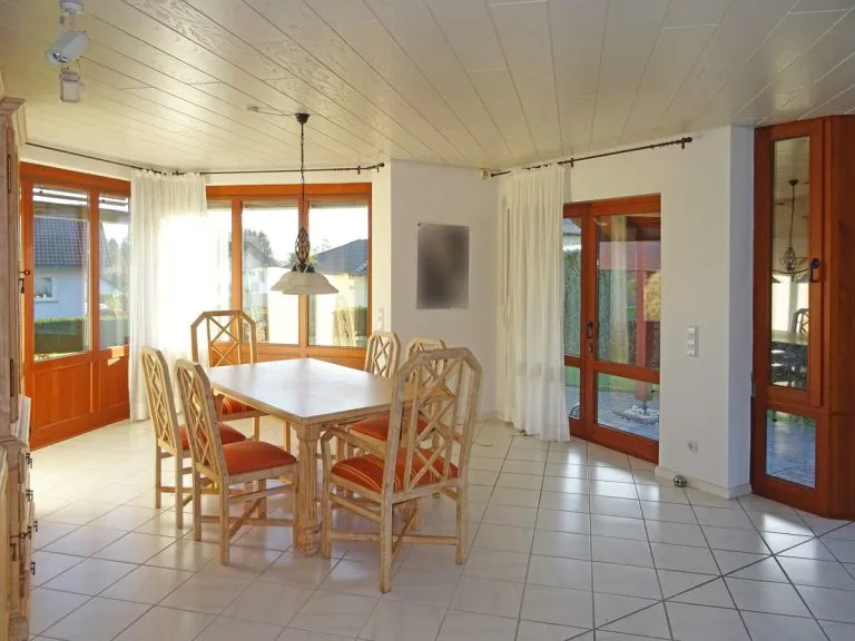 Immobilienangebot - Langenhahn - Alle - Hochwertiges, freistehendes EFH mit Garten und Doppelgarage sucht Mieter!