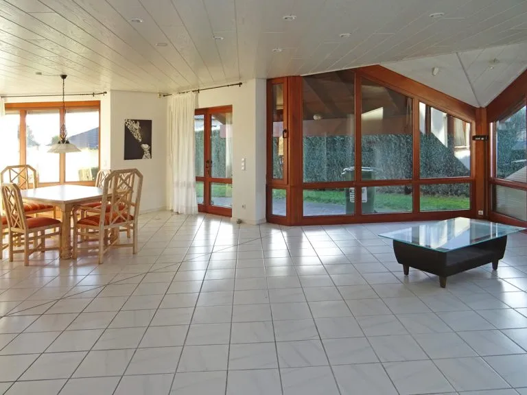 Immobilienangebot - Langenhahn - Alle - Hochwertiges, freistehendes EFH mit Garten und Doppelgarage sucht Mieter!