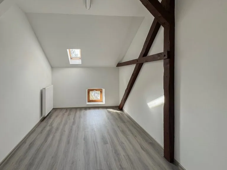 Immobilienangebot - Windeck / Schladern - Alle - Praxis, Büro oder Kanzlei? Vielseitiges Haus in Schladern mit ca. 400 m² Nutzfläche und Stellplätzen