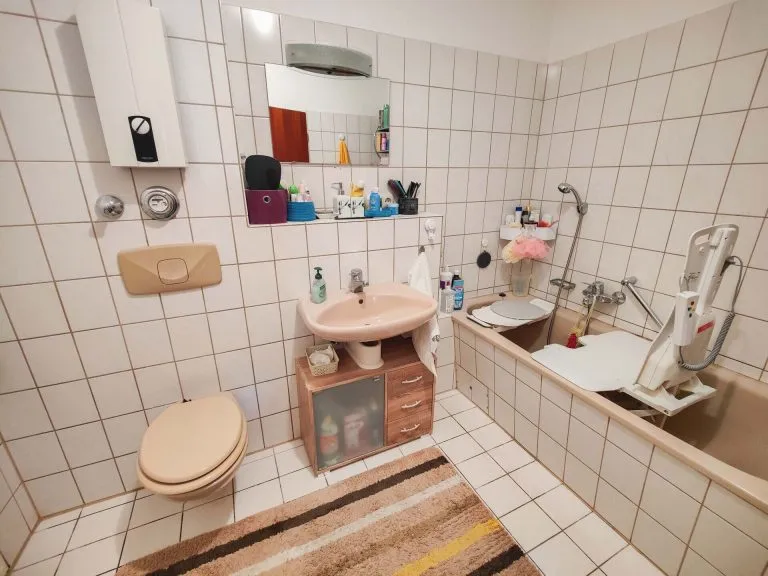 Immobilienangebot - Altenkirchen - Alle - Eigentumswohnung mit Terrasse und Tiefgaragenstellplatz in einem OT von Altenkirchen!