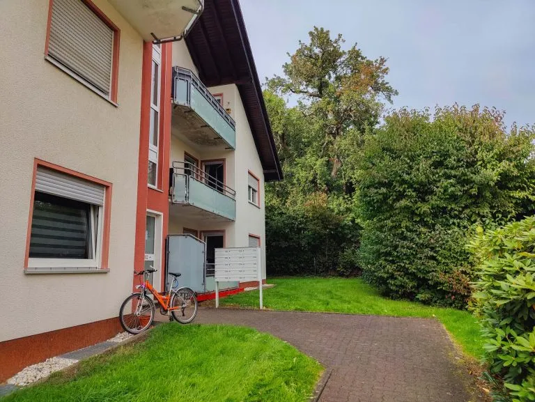 Immobilienangebot - Altenkirchen - Alle - Eigentumswohnung mit Terrasse und Tiefgaragenstellplatz in einem OT von Altenkirchen!