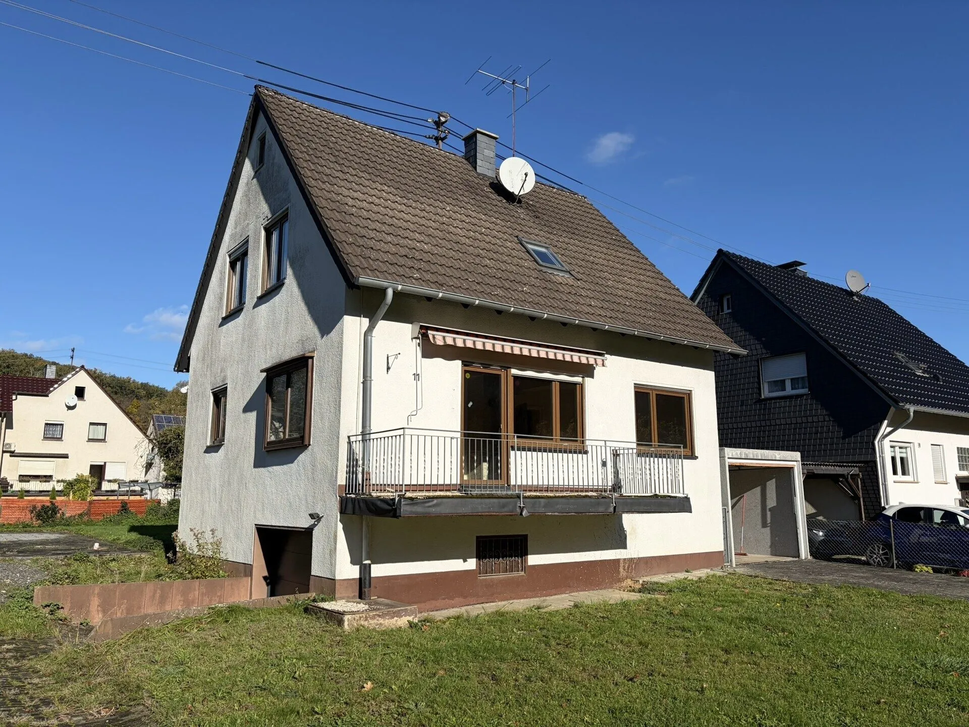 Immobilienangebot - Windeck - Alle - Wohnen an den Siegauen – sanierungsbedürftiges Einfamilienhaus mit Aussicht (Erbpachtgrundstück)!