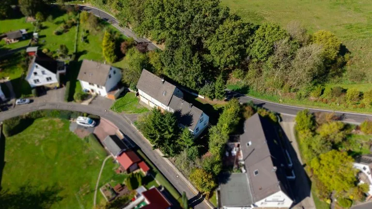 Immobilienangebot - Daaden - Alle - Großzügiges Einfamilienhaus mit separater Wohneinheit, Scheune und vielseitigen Nutzungsmöglichkeiten!