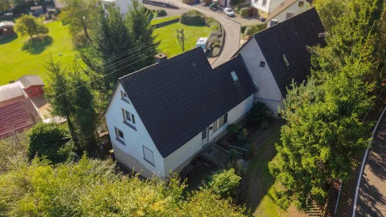 Immobilienangebot - Daaden - Alle - Großzügiges Einfamilienhaus mit separater Wohneinheit, Scheune und vielseitigen Nutzungsmöglichkeiten!